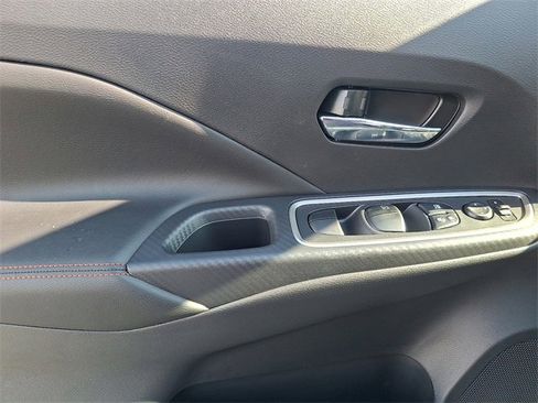 New 2025 Nissan Versa SR w/ Trunk Package image 10