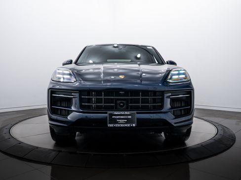 Certified 2025 Porsche Cayenne image 10