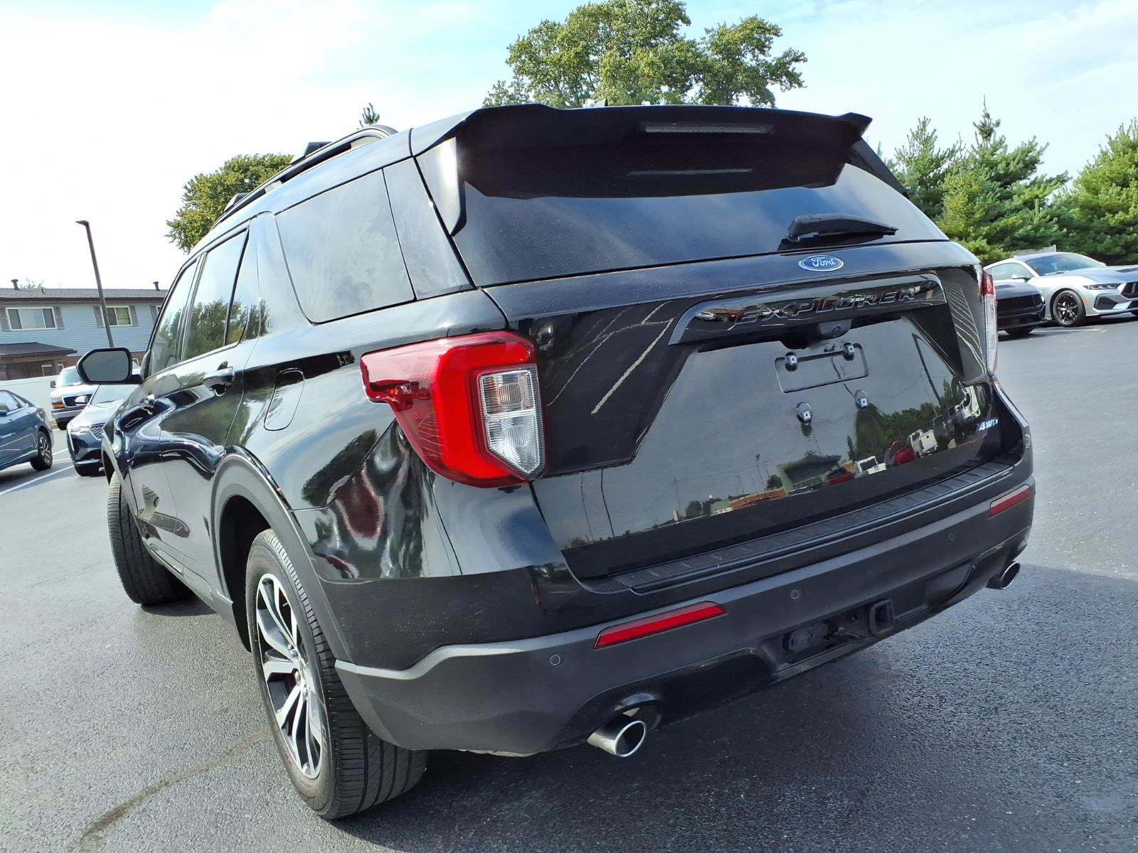 Used 2022 Ford Explorer ST-Line w/ Class IV Trailer Tow Package AWD/4WD image 32