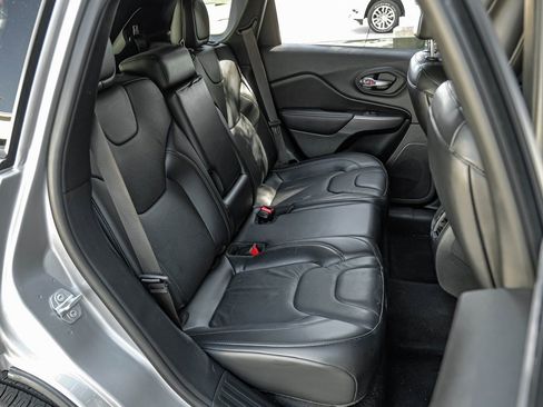 Used 2020 Jeep Cherokee Limited image 48