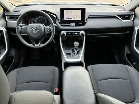 Used 2023 Toyota RAV4 LE image 9