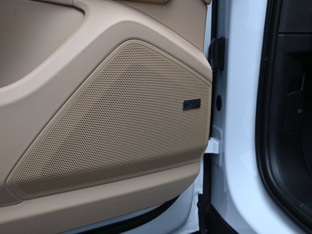 Certified 2025 Porsche Cayenne E-Hybrid AWD/4WD image 13
