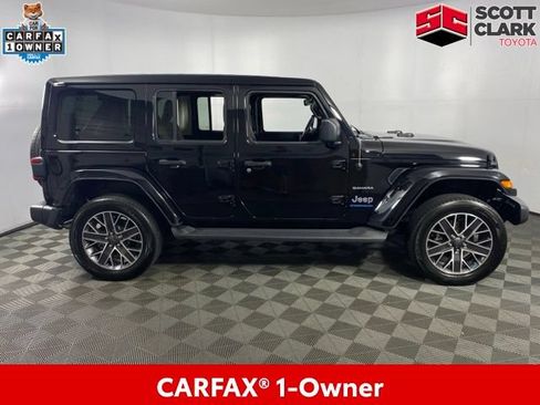 Used 2023 Jeep Wrangler Unlimited Sahara w/ Cold Weather Group AWD/4WD image 11