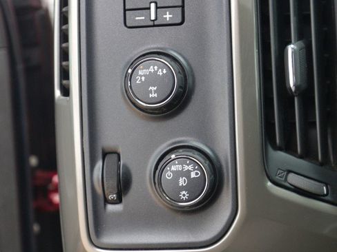 Used 2018 Chevrolet Silverado 1500 High Country AWD/4WD image 19