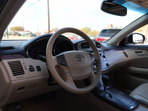 Used 2011 Toyota Avalon image 22