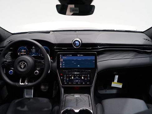 New 2025 Maserati Grecale Modena image 13