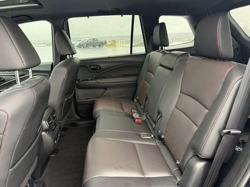 Certified 2025 Honda Passport Black Edition image 15