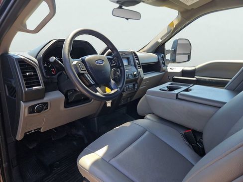 Used 2022 Ford F250 XL w/ Power Equipment Group AWD/4WD image 11