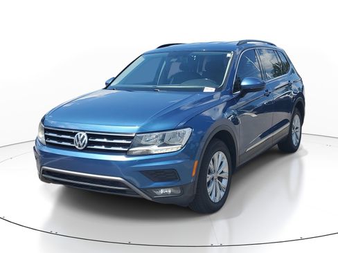 Used 2018 Volkswagen Tiguan SE w/ Front Fog Lights Package FWD image 4