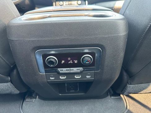 Used 2021 Chevrolet Suburban RST AWD/4WD image 24