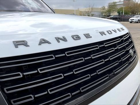 Used 2023 Land Rover Range Rover Long Wheelbase SE AWD/4WD image 33