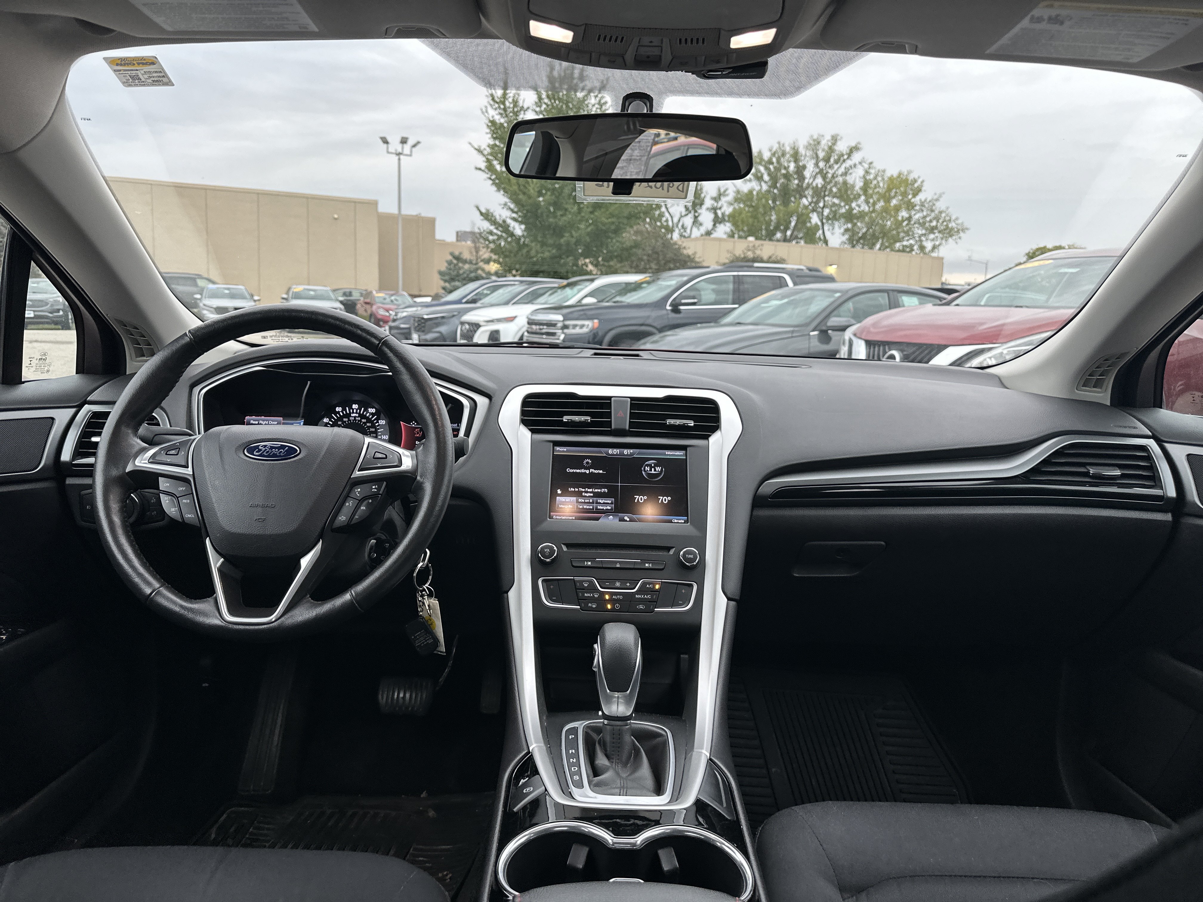 Used 2016 Ford Fusion SE FWD image 18