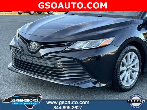 Used 2018 Toyota Camry LE image 28