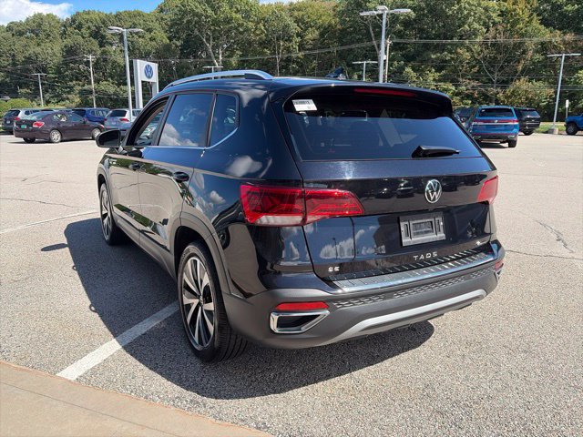 Certified 2023 Volkswagen Taos SE w/ Panoramic Sunroof Package AWD/4WD image 5