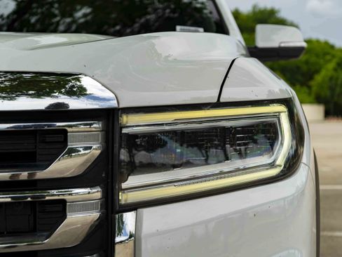 Used 2021 GMC Acadia SLE FWD image 10