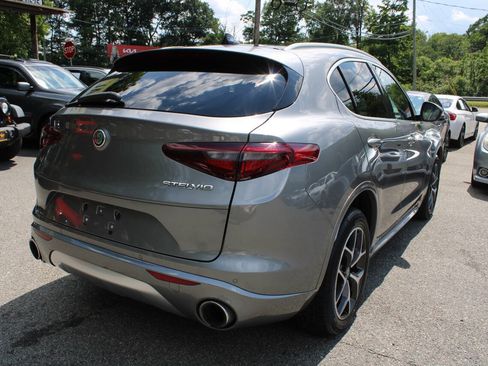 Used 2020 Alfa Romeo Stelvio Ti w/ Active Blind Spot Package AWD/4WD image 8