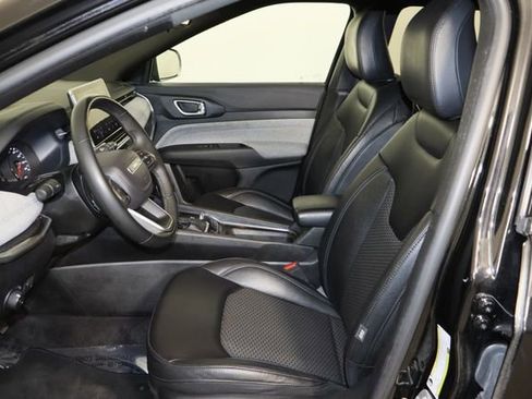 Used 2024 Jeep Compass Latitude AWD/4WD image 16
