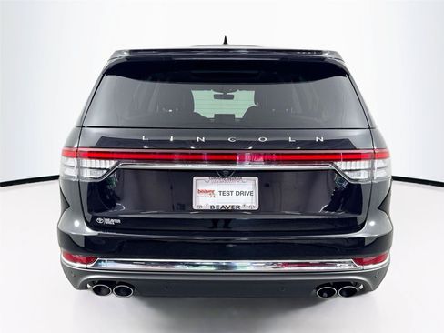 Used 2022 Lincoln Aviator Reserve AWD/4WD image 12