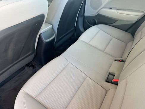 Used 2020 Hyundai Elantra SEL image 14