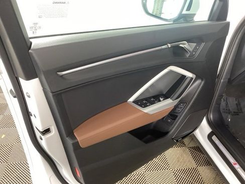 Used 2023 Audi Q3 2.0T Premium Plus w/ Premium Plus Package image 16