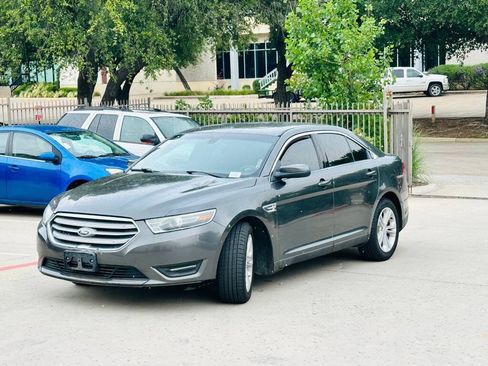 Used 2015 Ford Taurus SEL FWD image 3