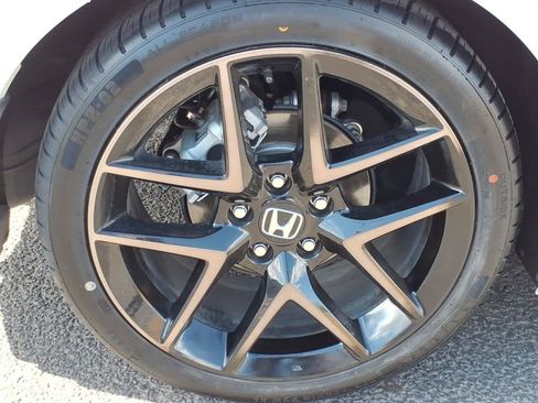 Used 2024 Honda Civic Sport Touring image 10