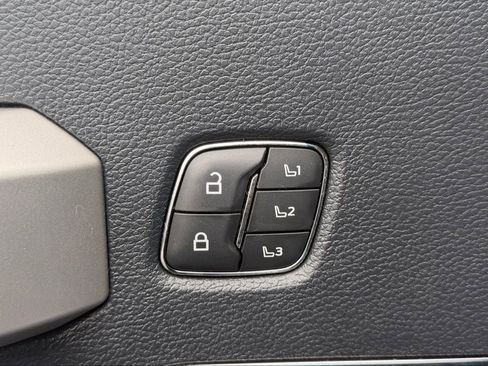 Used 2022 Ford F350 Lariat w/ Lariat Value Package image 20