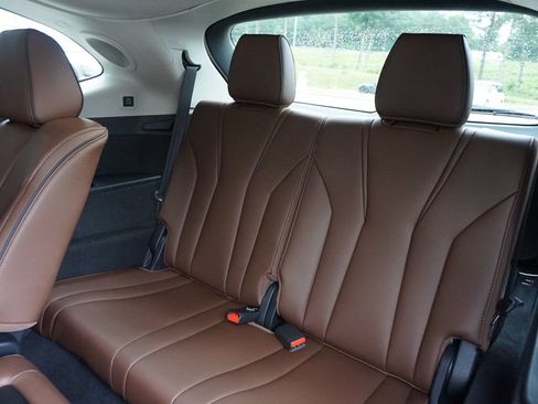 Used 2023 Acura MDX SH-AWD w/ Advance Package image 16