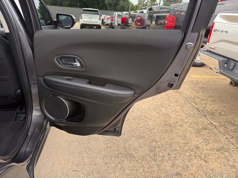 Used 2017 Honda HR-V EX image 16