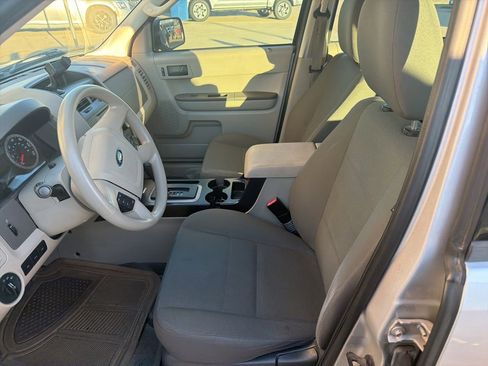 Used 2011 Ford Escape XLS w/ 101A Rapid Spec Order Code image 6