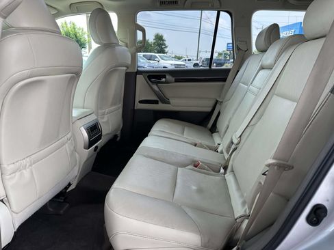 Used 2016 Lexus GX 460 w/ Premium Package AWD/4WD image 24