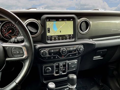Used 2022 Jeep Wrangler Unlimited Sahara AWD/4WD image 11