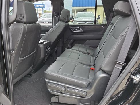 Used 2023 Chevrolet Tahoe Z71 w/ Z71 Off-Road Package AWD/4WD image 14