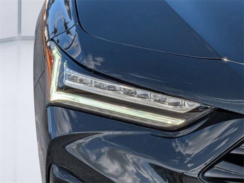 Certified 2025 Acura TLX w/ Technology Package image 9