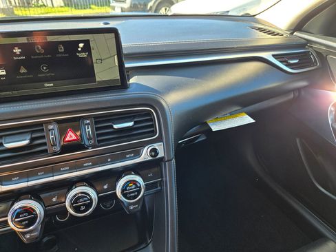 Used 2023 Genesis G70 2.0T image 48