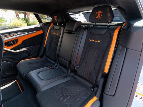 Used 2024 Lamborghini Urus S AWD/4WD image 6
