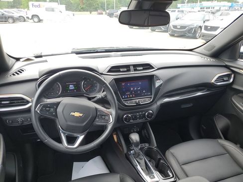 Certified 2022 Chevrolet TrailBlazer ACTIV w/ Technology Package AWD/4WD image 30