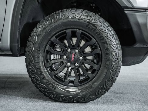 Used 2023 GMC Sierra 1500 AT4X image 18