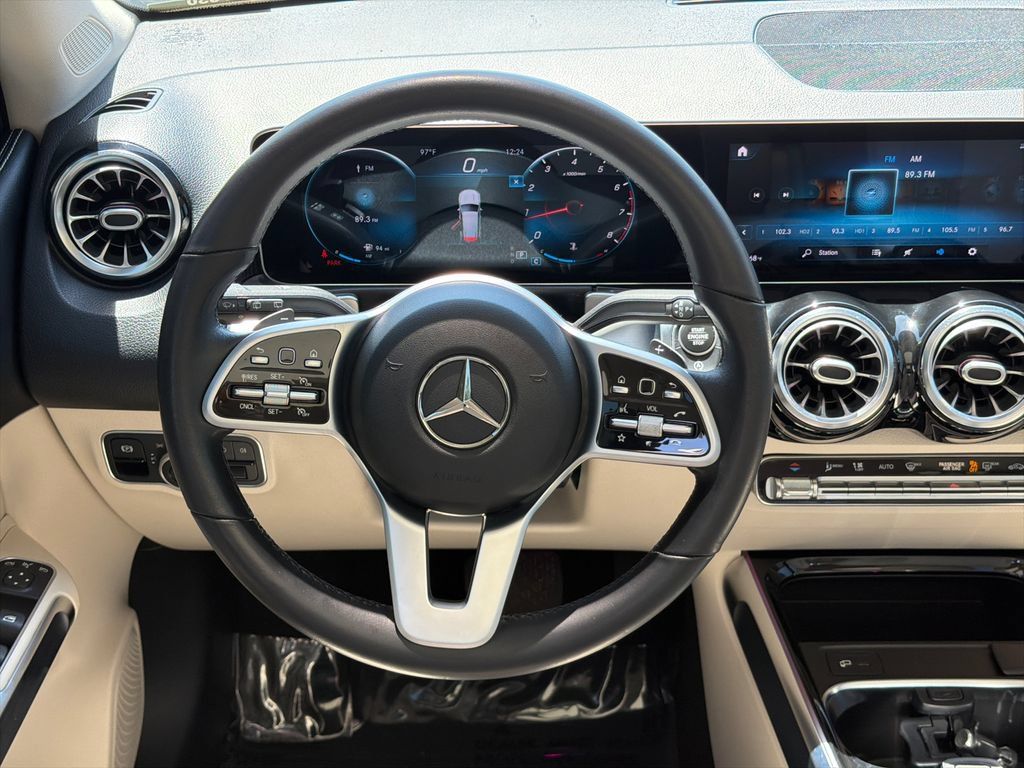 Used 2021 Mercedes-Benz GLB 250 w/ Premium Package image 24