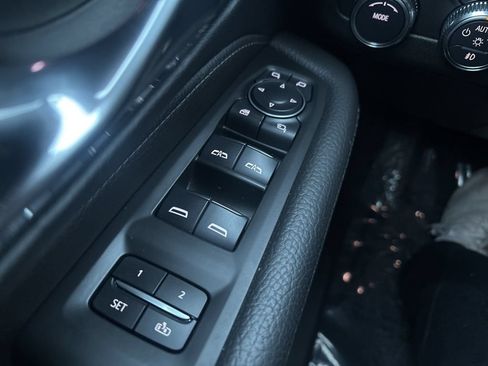 Used 2024 GMC Yukon Denali AWD/4WD image 18