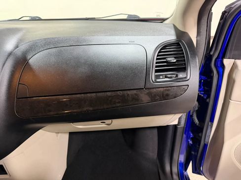 Used 2019 Dodge Grand Caravan SE FWD image 30