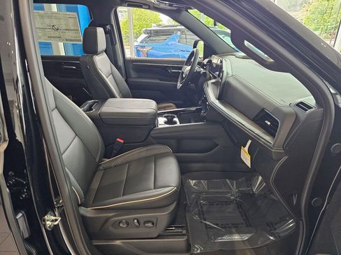 New 2026 Chevrolet Tahoe Premier w/ Sun And Tow Package AWD/4WD image 11