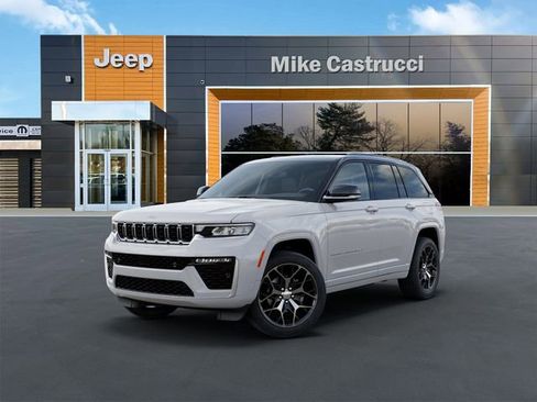 New 2026 Jeep Grand Cherokee Summit AWD/4WD image 2