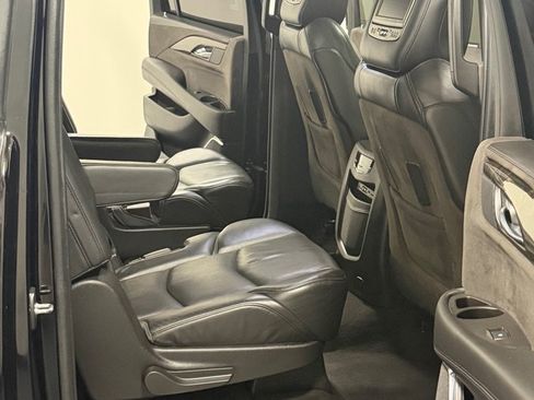 Used 2015 Cadillac Escalade ESV Platinum AWD/4WD image 11