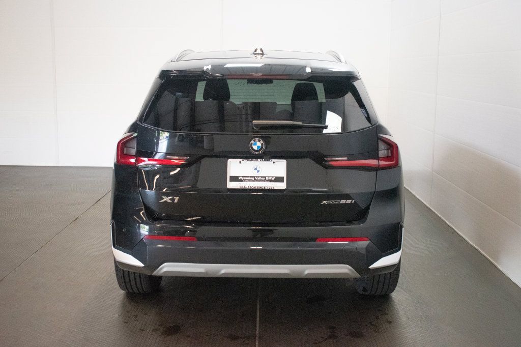 Used 2025 BMW X1 xDrive28i w/ Premium Package AWD/4WD image 5