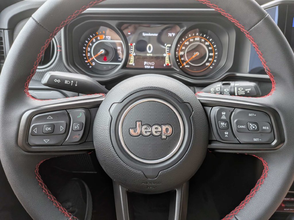 Used 2024 Jeep Wrangler Unlimited Rubicon w/ XTREMEE 35" Tire Package AWD/4WD image 24