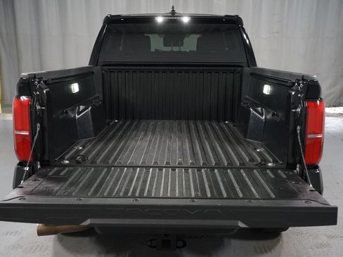 Certified 2026 Toyota Tacoma TRD Off-Road AWD/4WD image 35