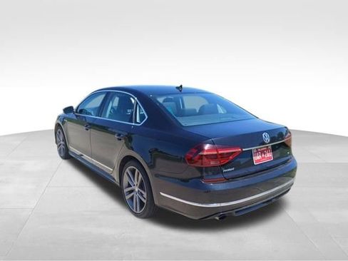 Used 2019 Volkswagen Passat 2.0T SE R-Line FWD image 2