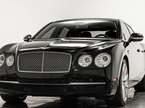 Used 2015 Bentley Flying Spur W12 image 5