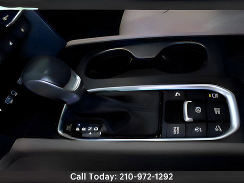 Used 2020 Hyundai Santa Fe Limited image 16